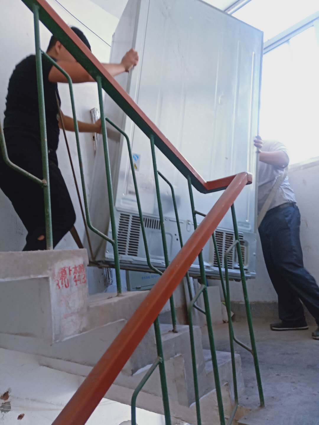 ���˱���