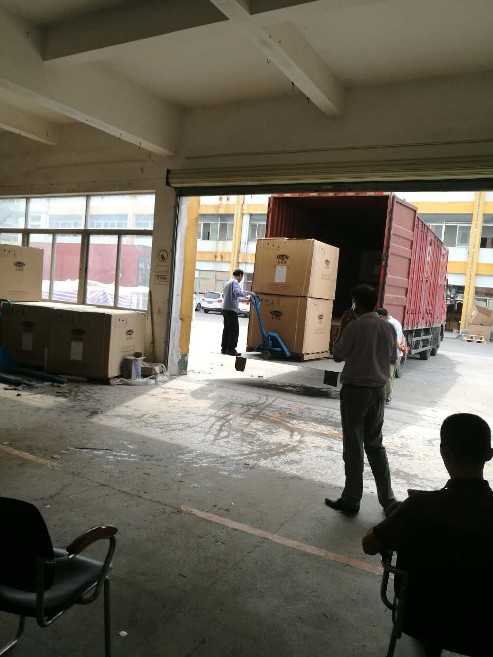 ��ݸ�ɻ��Ӱ��