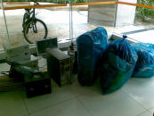 �������