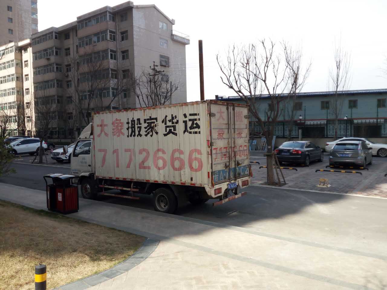 �������